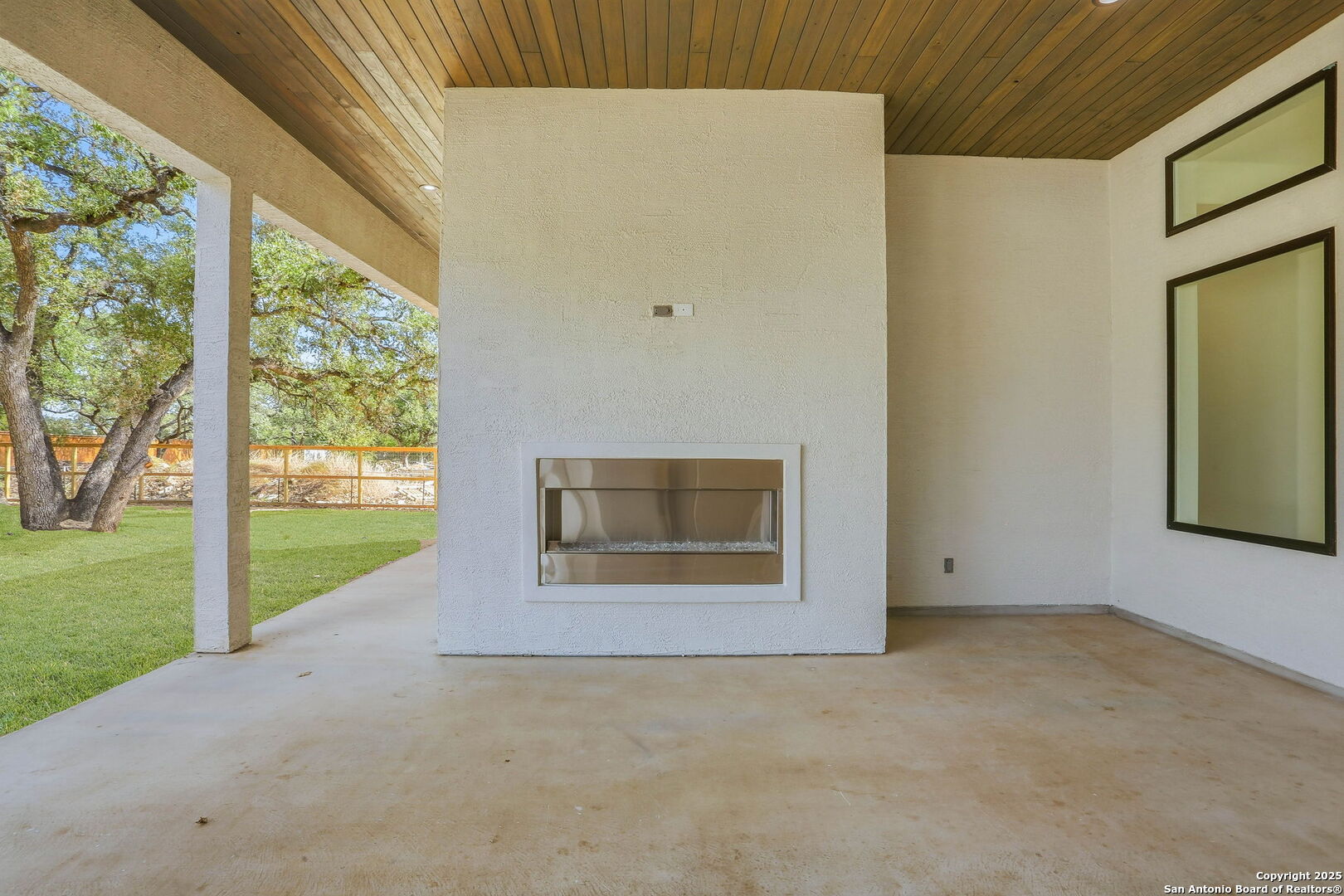 15 Wellesley Loop Shavano Park, TX 78231 - Photo 26 of 48 a view of a room with window