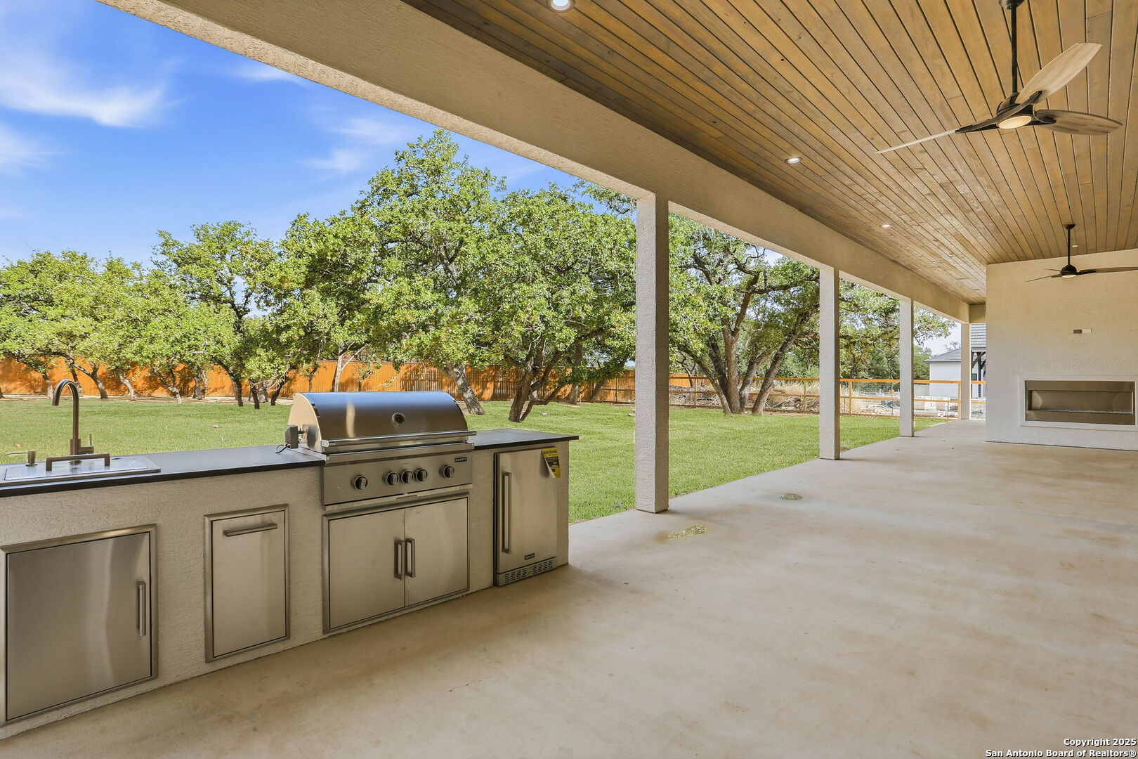 15 Wellesley Loop Shavano Park, TX 78231 - Photo 29 of 48 a view of a garden