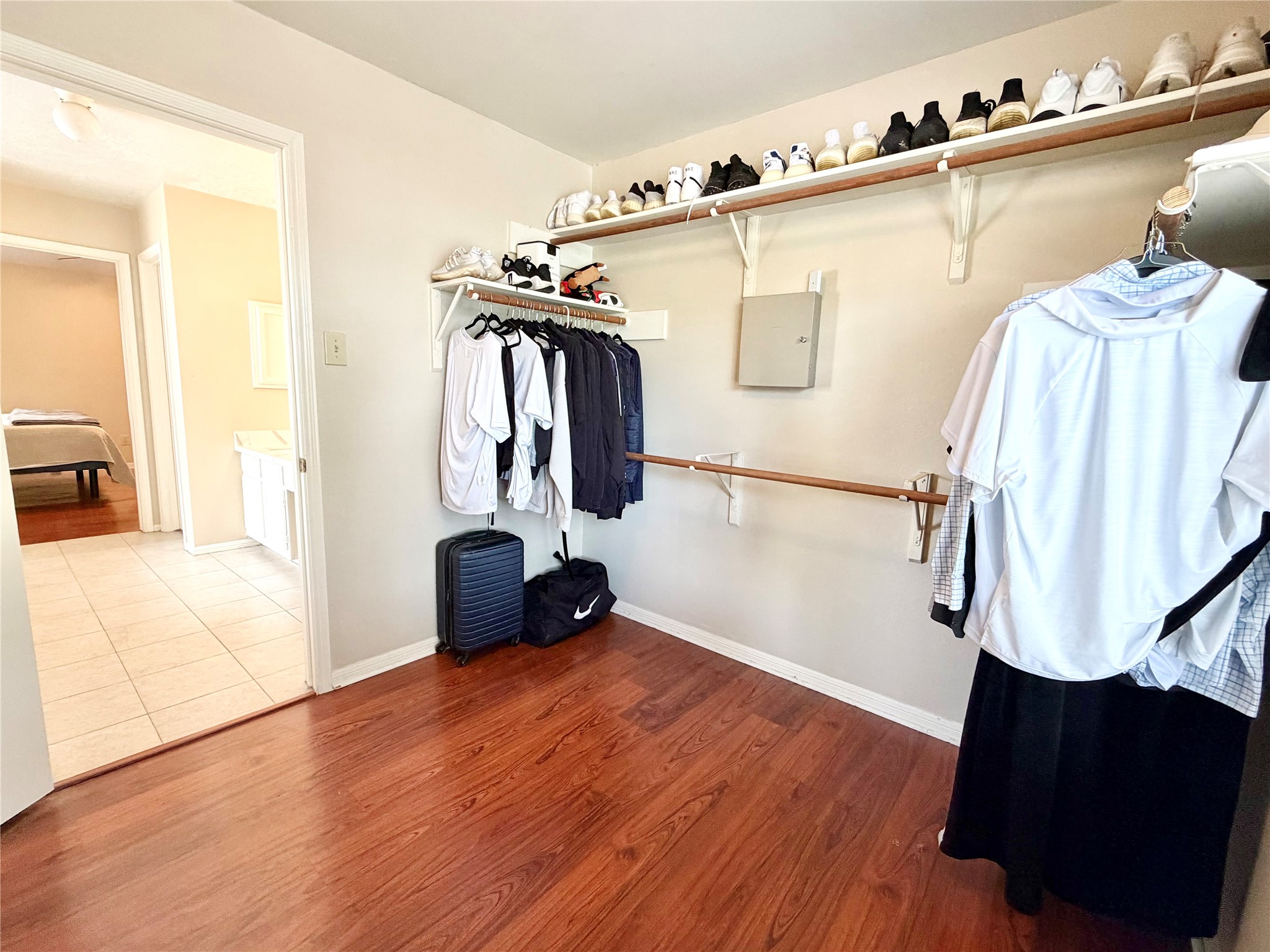 15819 Camp Fire Road Friendswood, TX 77546 - Photo 24 of 31 Walk-in Closet
