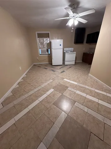 $800 | 5530 Gatewood Street, Unit A, Houston, TX 77053