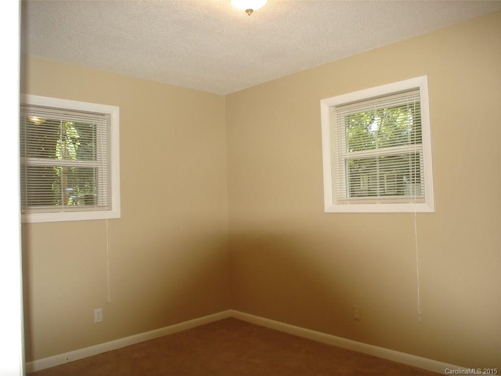 60 Blade Road, Unit 8 Hendersonville, NC 28791 - Photo 8 of 14 Gallery Image 8