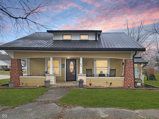 $144,900 | 400 Southeast 2nd Street, Paoli, IN 47454