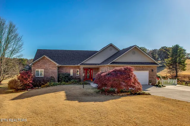 $825,000 | 130 Daleyuhski Way, Loudon, TN 37774