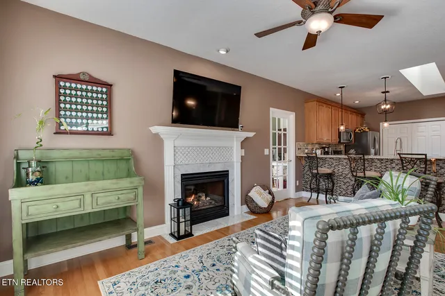 $825,000 | 130 Daleyuhski Way, Loudon, TN 37774