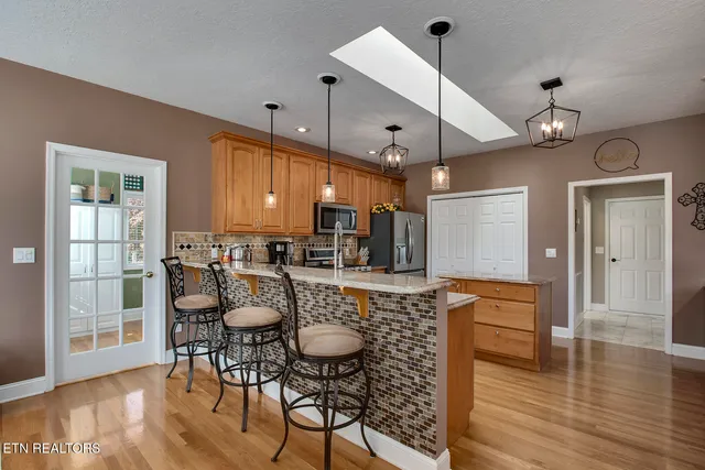 $825,000 | 130 Daleyuhski Way, Loudon, TN 37774