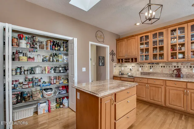 $825,000 | 130 Daleyuhski Way, Loudon, TN 37774