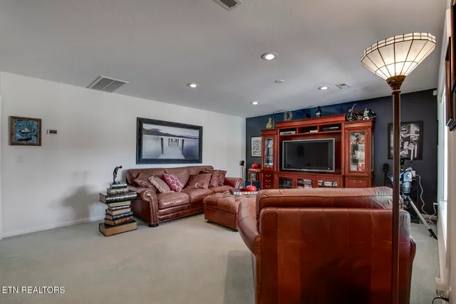 $825,000 | 130 Daleyuhski Way, Loudon, TN 37774