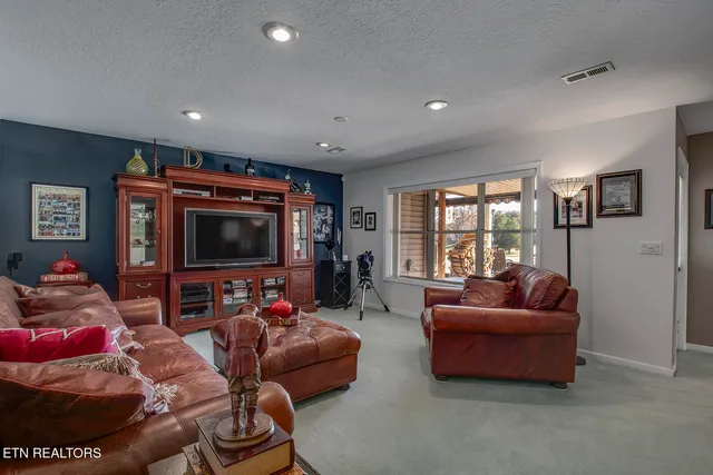 $825,000 | 130 Daleyuhski Way, Loudon, TN 37774