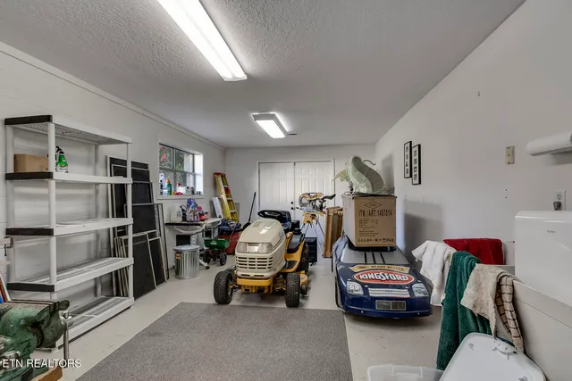 $825,000 | 130 Daleyuhski Way, Loudon, TN 37774