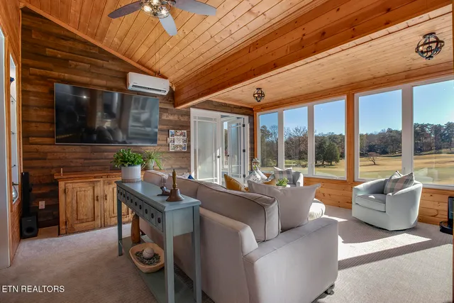 $825,000 | 130 Daleyuhski Way, Loudon, TN 37774