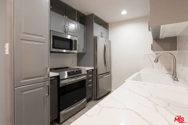 $698,800 | 4260 VÃa Arbolada, Unit 116, Los Angeles, CA 90042