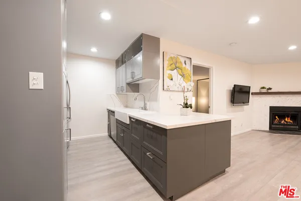 $698,800 | 4260 VÃa Arbolada, Unit 116, Los Angeles, CA 90042