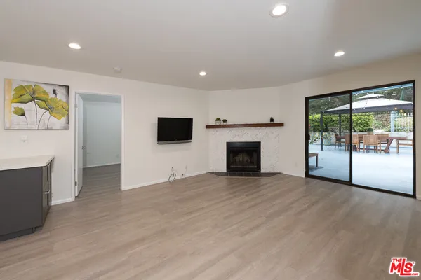 $698,800 | 4260 VÃa Arbolada, Unit 116, Los Angeles, CA 90042