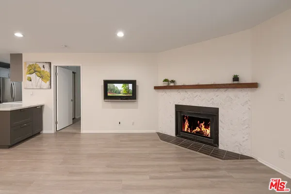 $698,800 | 4260 VÃa Arbolada, Unit 116, Los Angeles, CA 90042