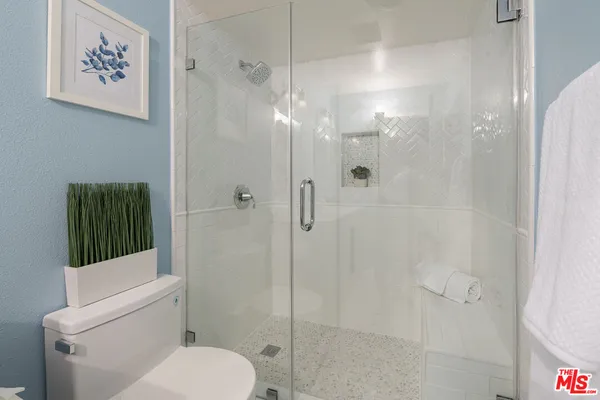 $698,800 | 4260 VÃa Arbolada, Unit 116, Los Angeles, CA 90042