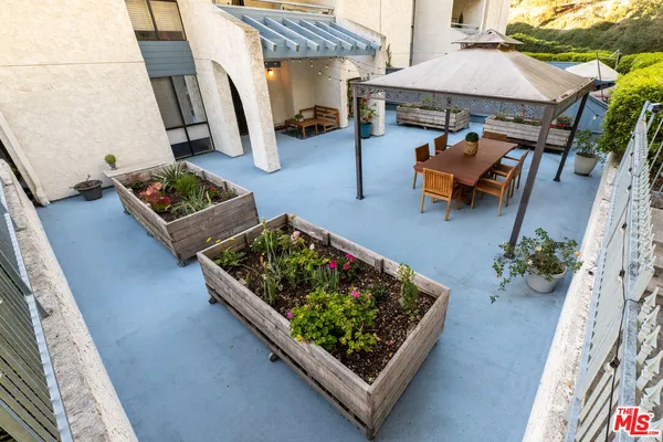 $698,800 | 4260 VÃa Arbolada, Unit 116, Los Angeles, CA 90042
