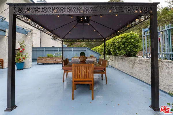 $698,800 | 4260 VÃa Arbolada, Unit 116, Los Angeles, CA 90042