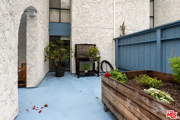 $698,800 | 4260 VÃa Arbolada, Unit 116, Los Angeles, CA 90042
