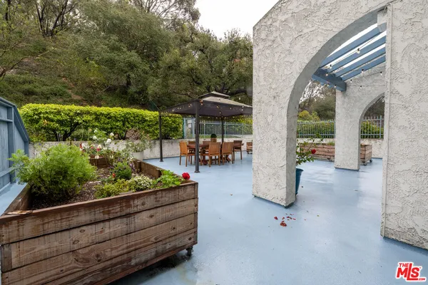 $698,800 | 4260 VÃa Arbolada, Unit 116, Los Angeles, CA 90042
