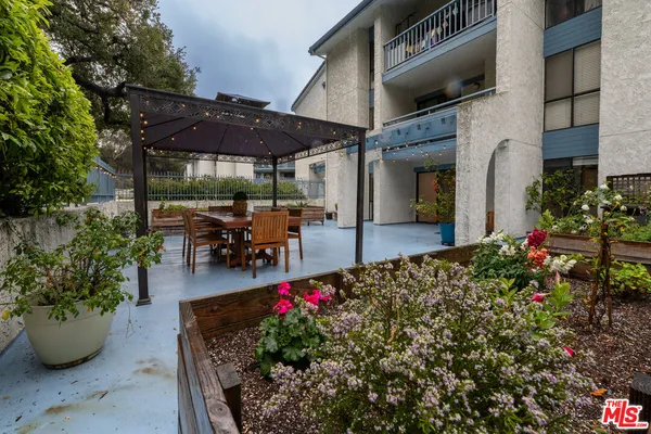 $698,800 | 4260 VÃa Arbolada, Unit 116, Los Angeles, CA 90042