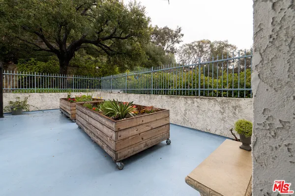 $698,800 | 4260 VÃa Arbolada, Unit 116, Los Angeles, CA 90042