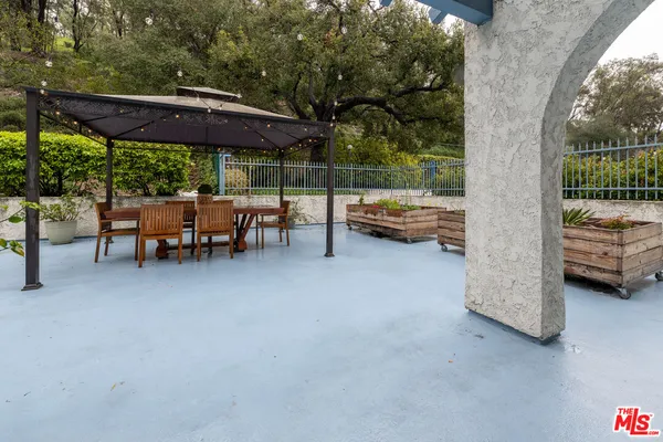 $698,800 | 4260 VÃa Arbolada, Unit 116, Los Angeles, CA 90042