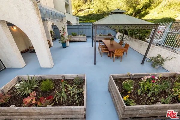 $698,800 | 4260 VÃa Arbolada, Unit 116, Los Angeles, CA 90042