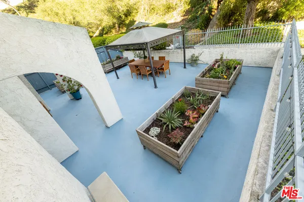 $698,800 | 4260 VÃa Arbolada, Unit 116, Los Angeles, CA 90042
