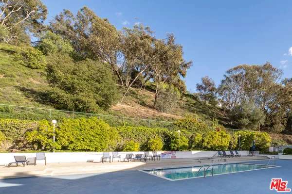 $698,800 | 4260 VÃa Arbolada, Unit 116, Los Angeles, CA 90042