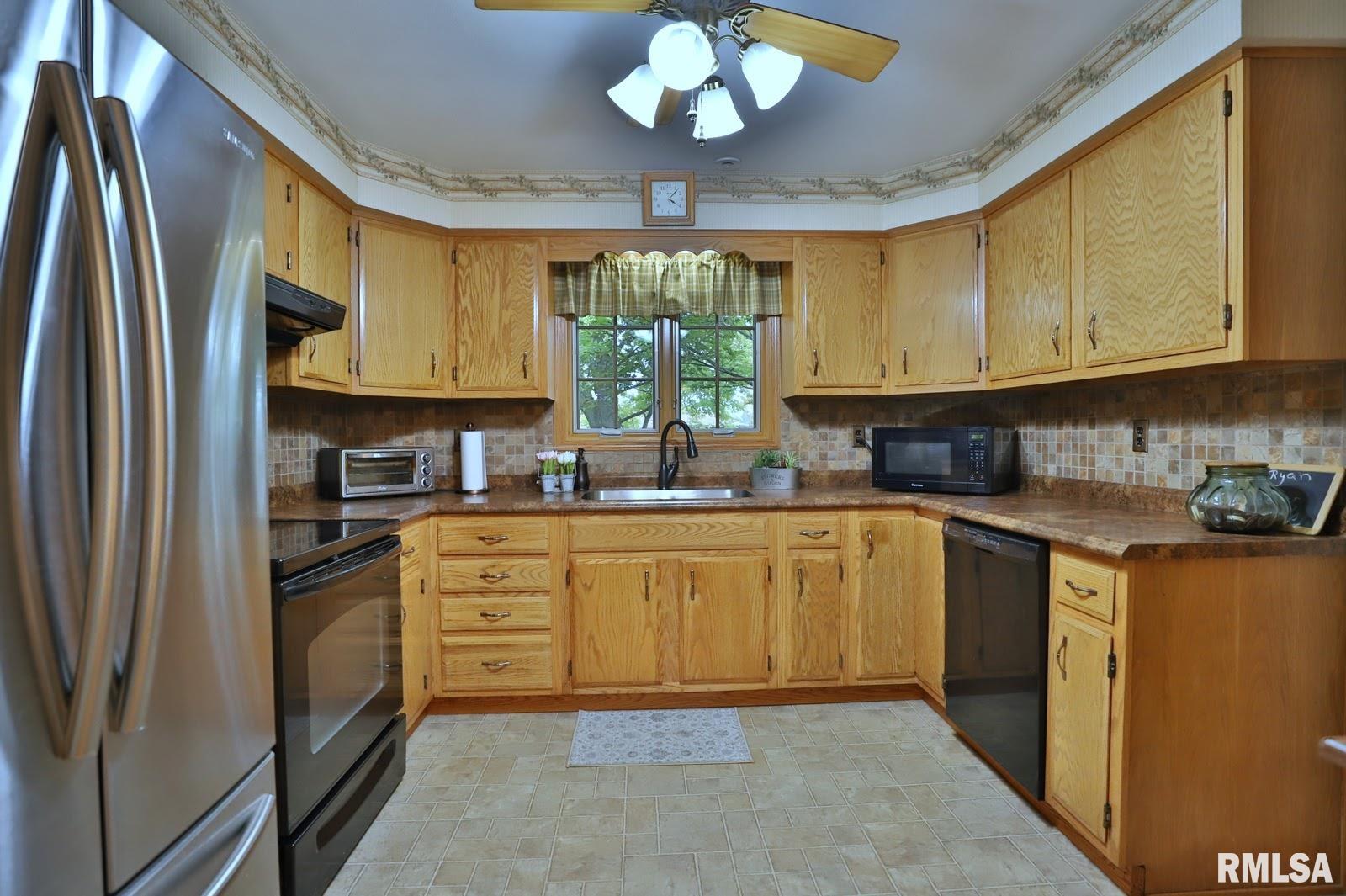 3925 South Paramount Road Bartonville, IL 61607 - Photo 19 of 55 Gallery Image 19