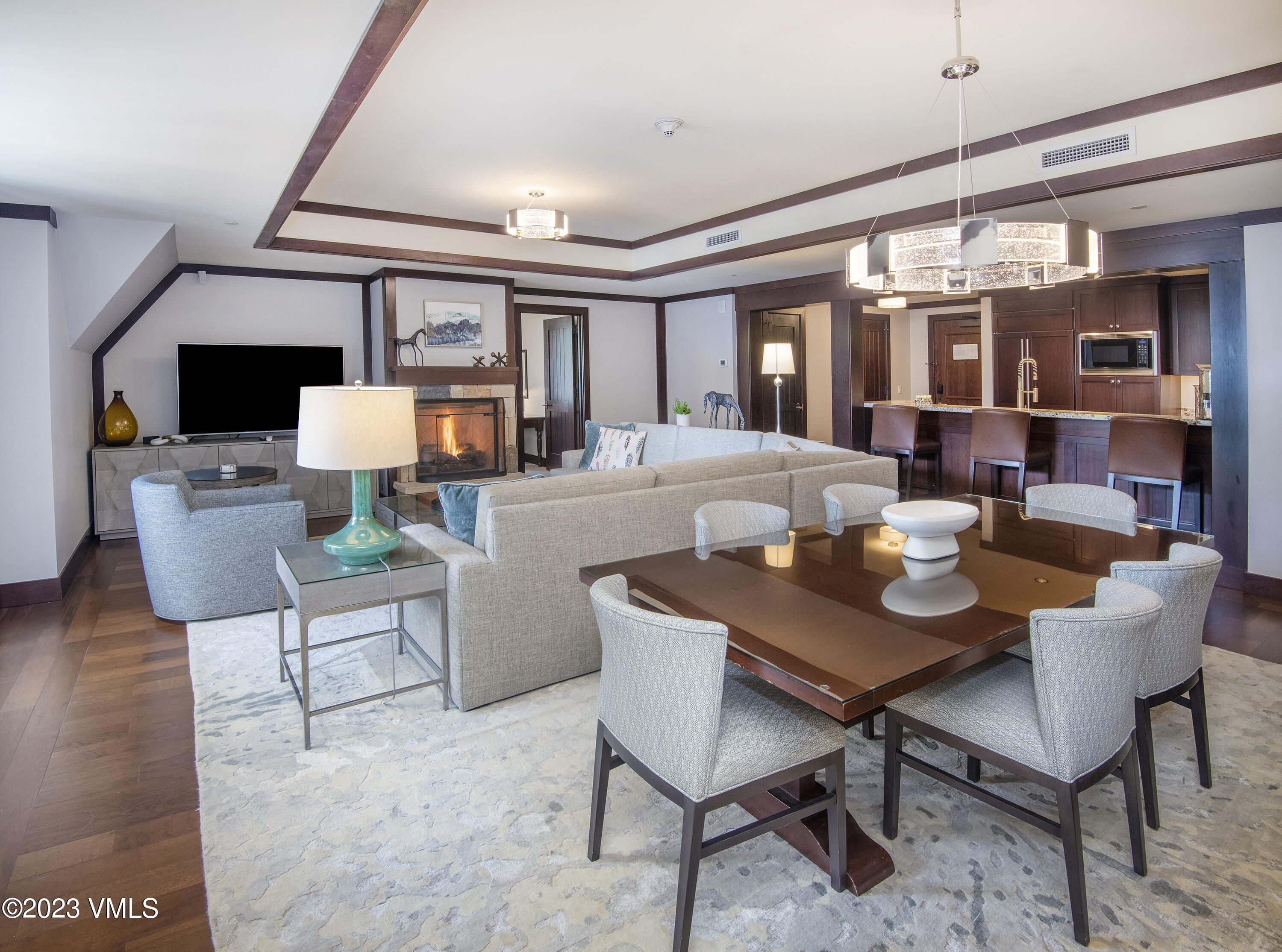 1 Vail Road, Unit 8101J Vail, CO 81657 - Photo 7 of 24 Dining Room