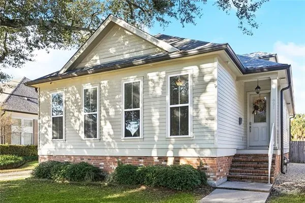 $3,800 | 921 French Street, New Orleans, LA 70124