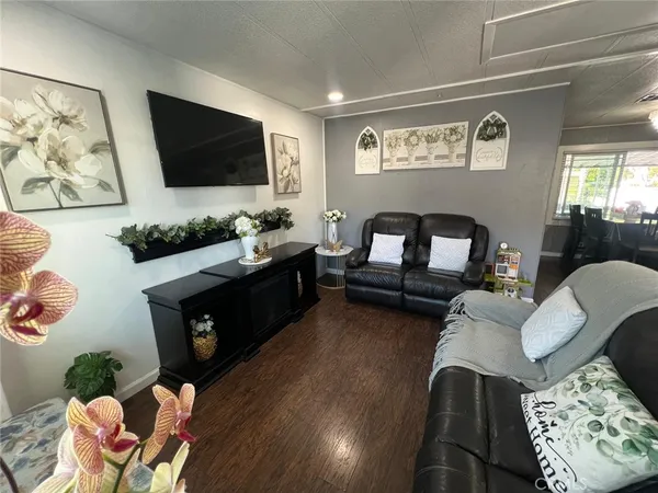 $162,000 | 320 North Park Vista Street, Unit 20, Anaheim, CA 92806