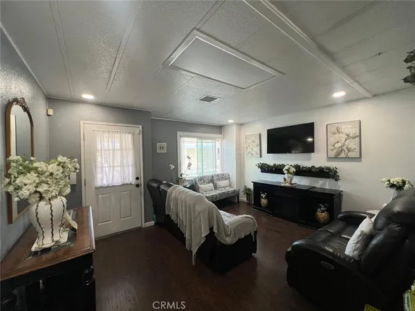 $162,000 | 320 North Park Vista Street, Unit 20, Anaheim, CA 92806