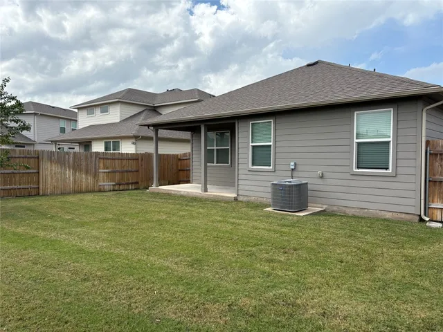 a view of a big room with a big yard