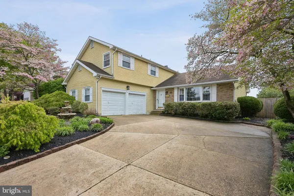 $575,000 | 790 Carteret Court, Mount Laurel, NJ 08054