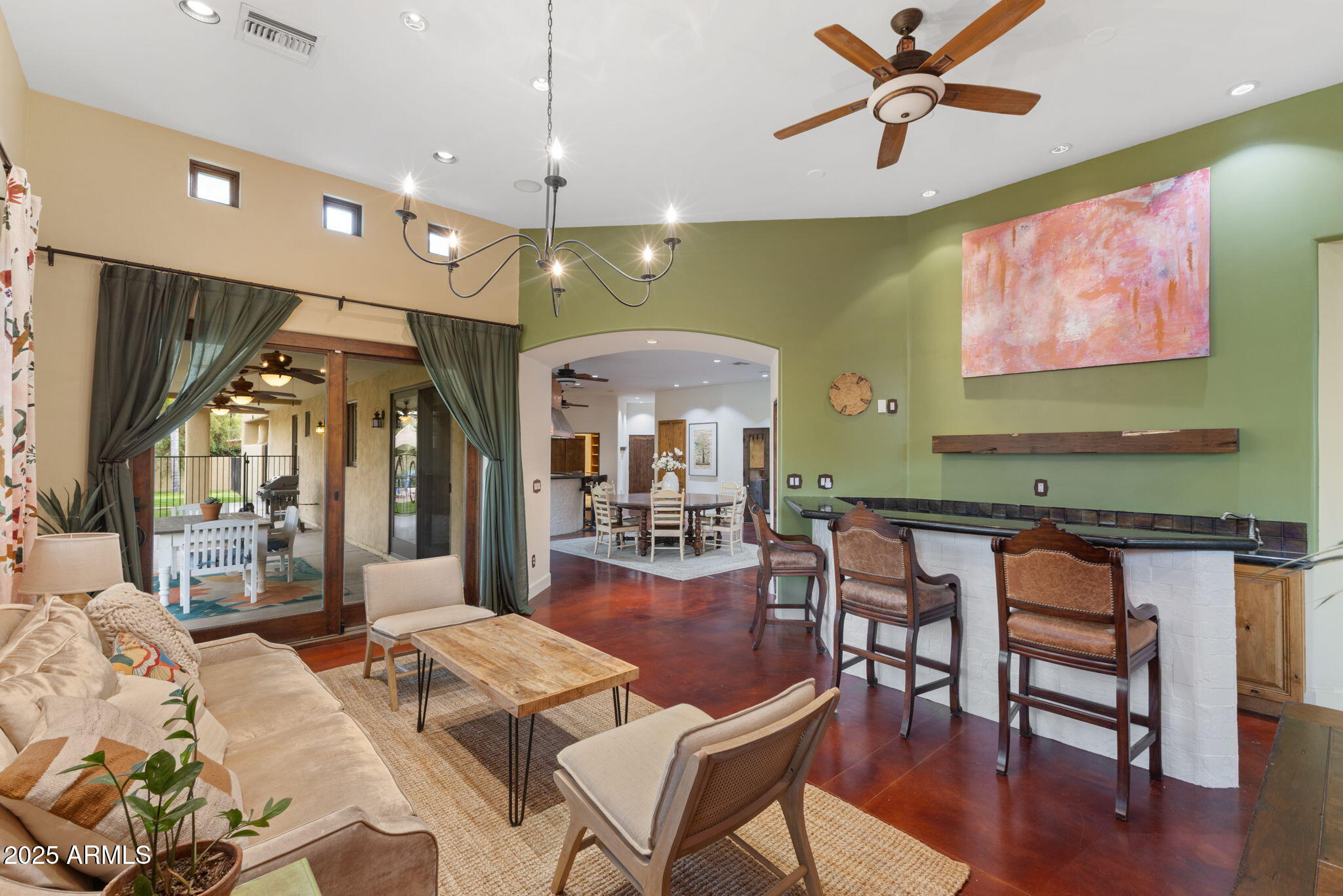 8821 North 9th Avenue Phoenix, AZ 85021 - Photo 9 of 36 a dining room with furniture and window