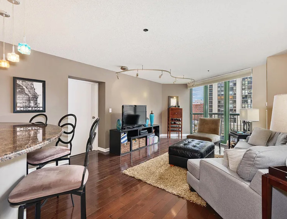 111 West Maple Street, Unit 703 Chicago, IL 60610 - Photo 8 of 17