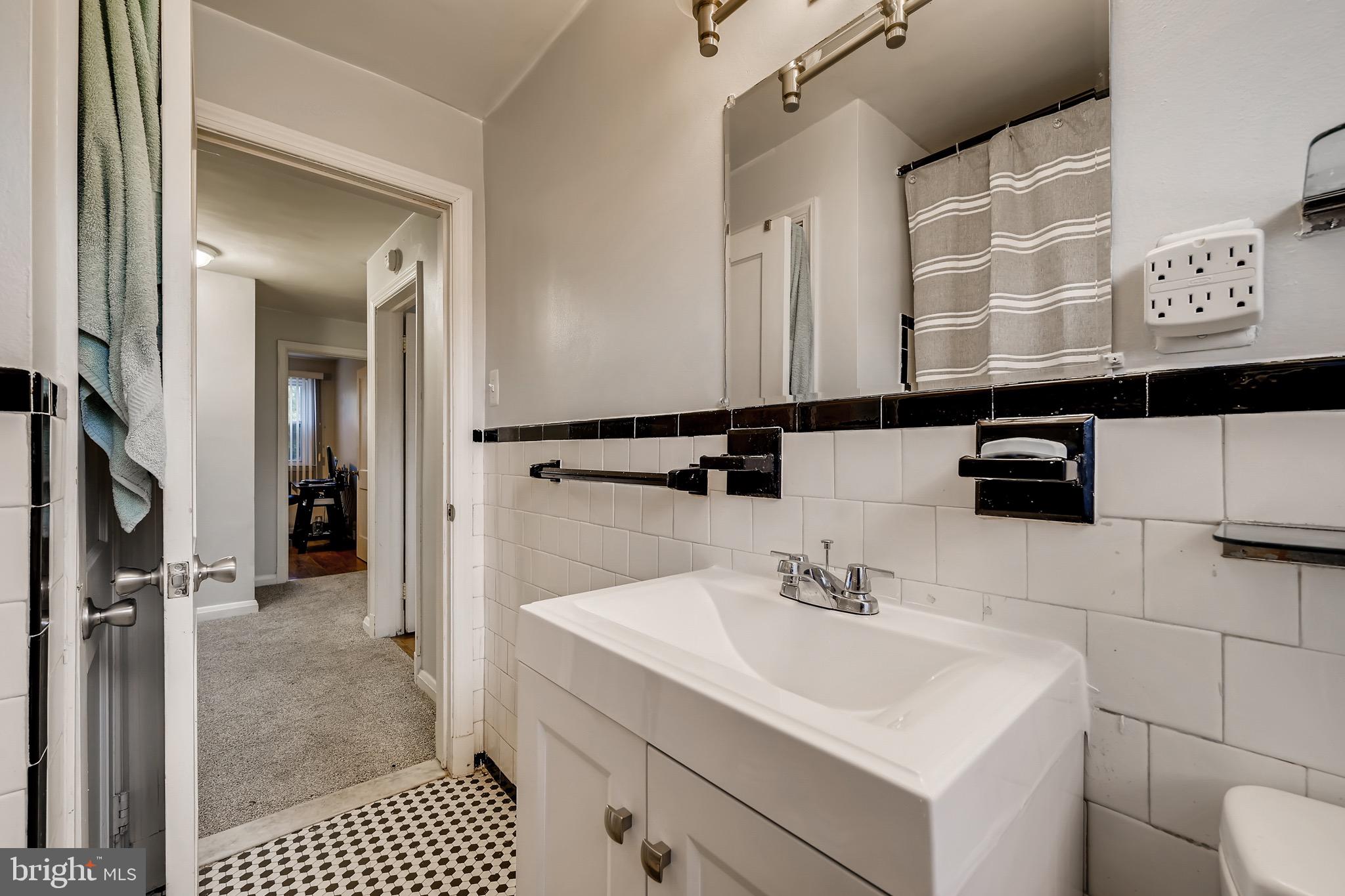 1602 Walterswood Road Baltimore, MD 21239 - Photo 14 of 22