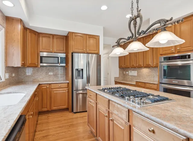 $899,000 | 660 Buckingham Court, Lake Forest, IL 60045