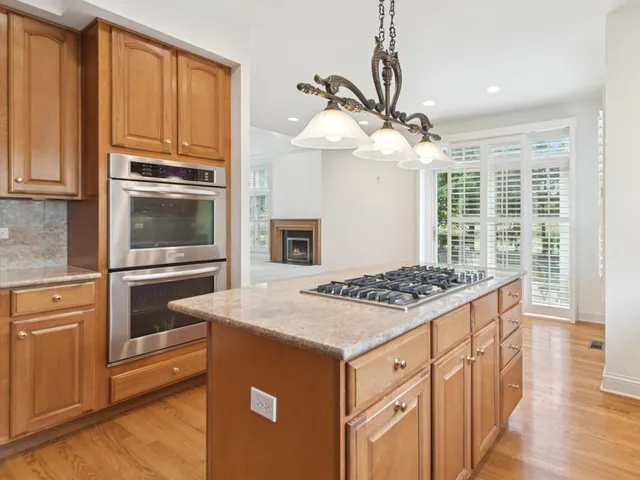 $899,000 | 660 Buckingham Court, Lake Forest, IL 60045