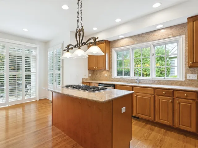 $899,000 | 660 Buckingham Court, Lake Forest, IL 60045