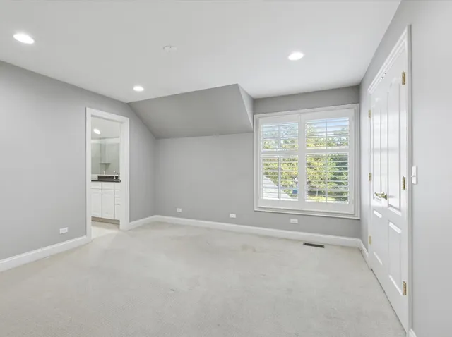 $899,000 | 660 Buckingham Court, Lake Forest, IL 60045