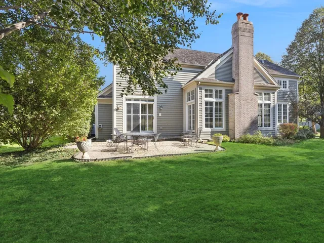 $899,000 | 660 Buckingham Court, Lake Forest, IL 60045