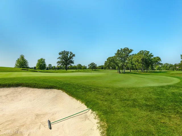 $899,000 | 660 Buckingham Court, Lake Forest, IL 60045