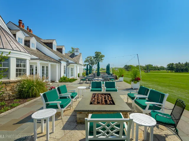 $899,000 | 660 Buckingham Court, Lake Forest, IL 60045