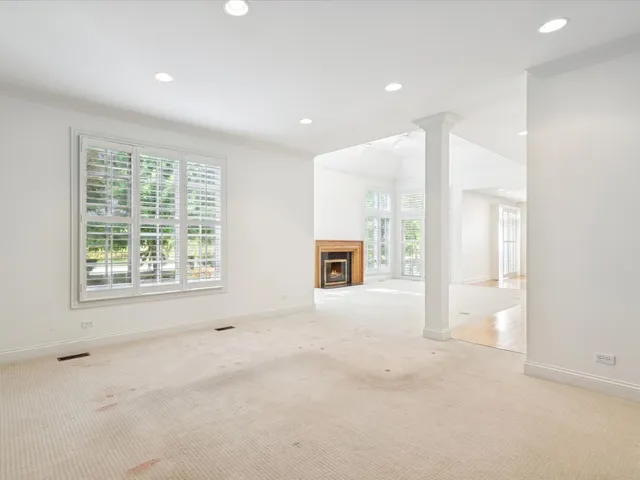 $899,000 | 660 Buckingham Court, Lake Forest, IL 60045