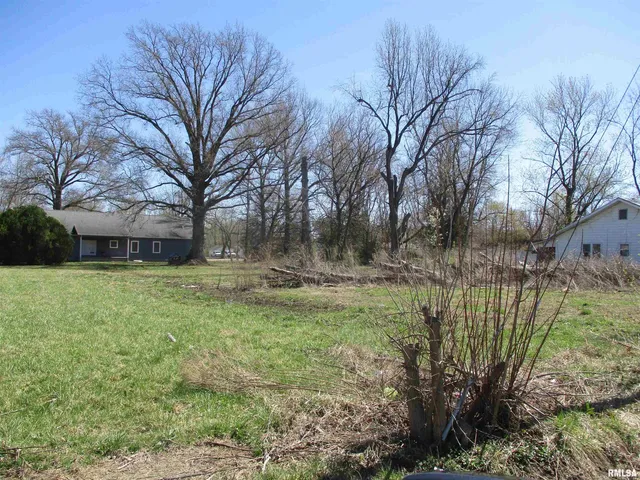 $18,500 | 910 North Commercial Street, Benton, IL 62812