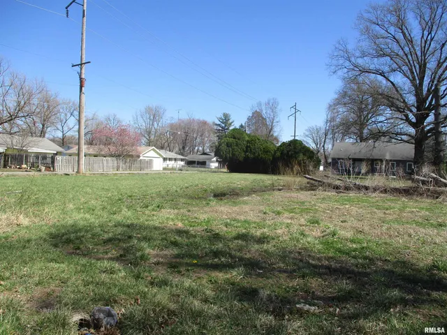 $18,500 | 910 North Commercial Street, Benton, IL 62812