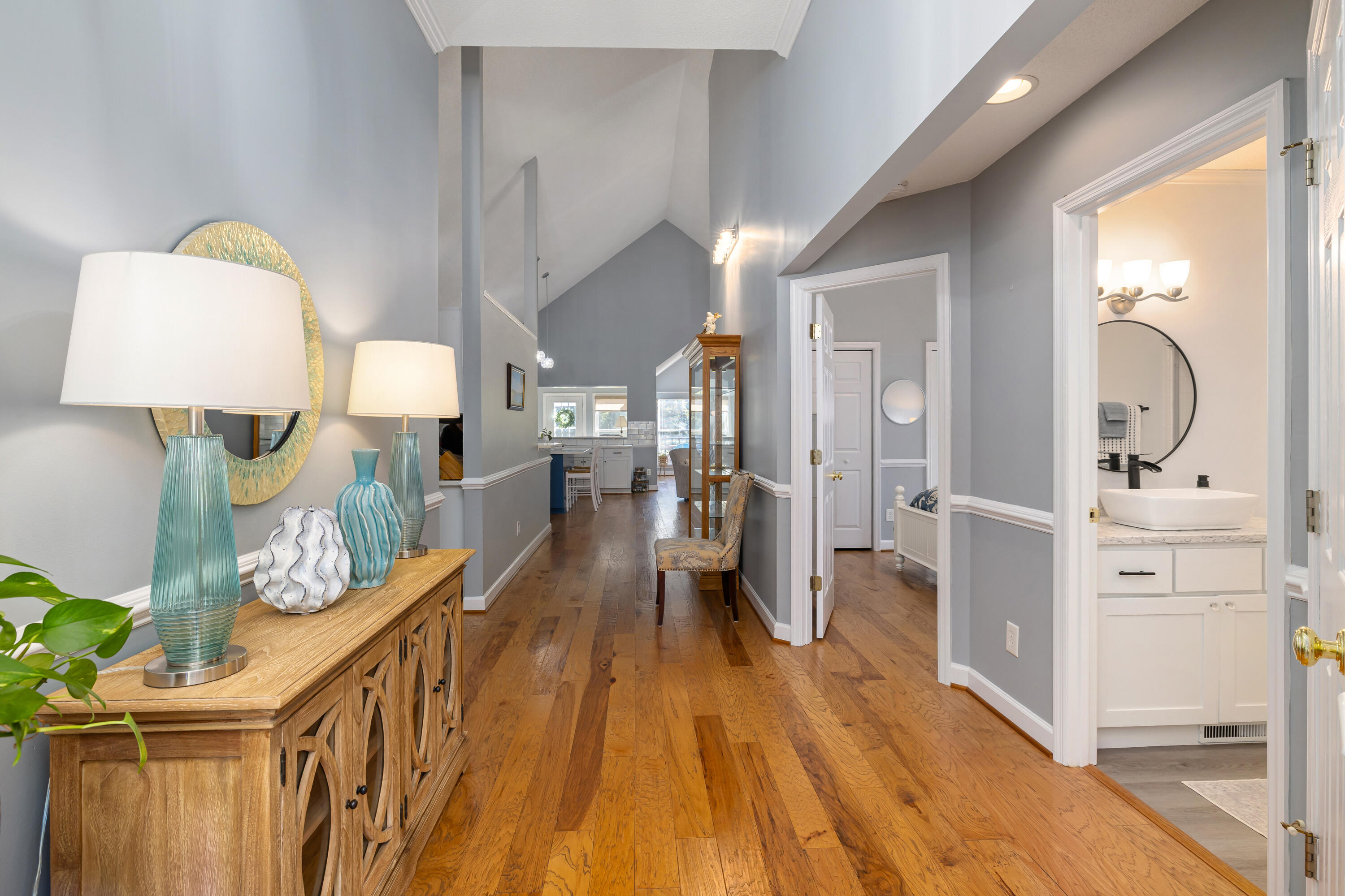 104 Oakview Circle Manning, SC 29102 - Photo 14 of 79 FOYER